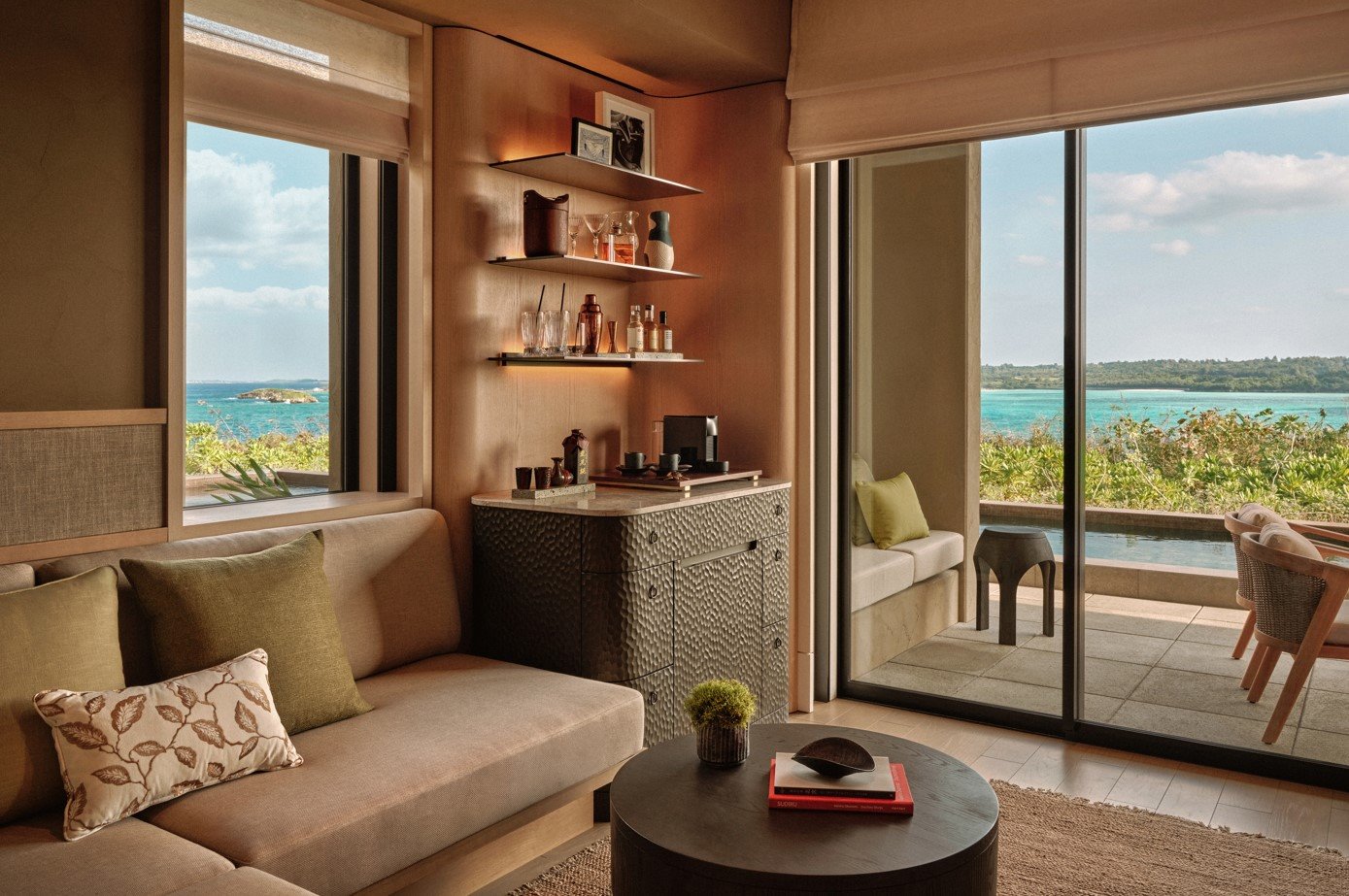 3 RWMYA_Facilities_Room_Deluxe_Oceanview_Villa_Livingroom