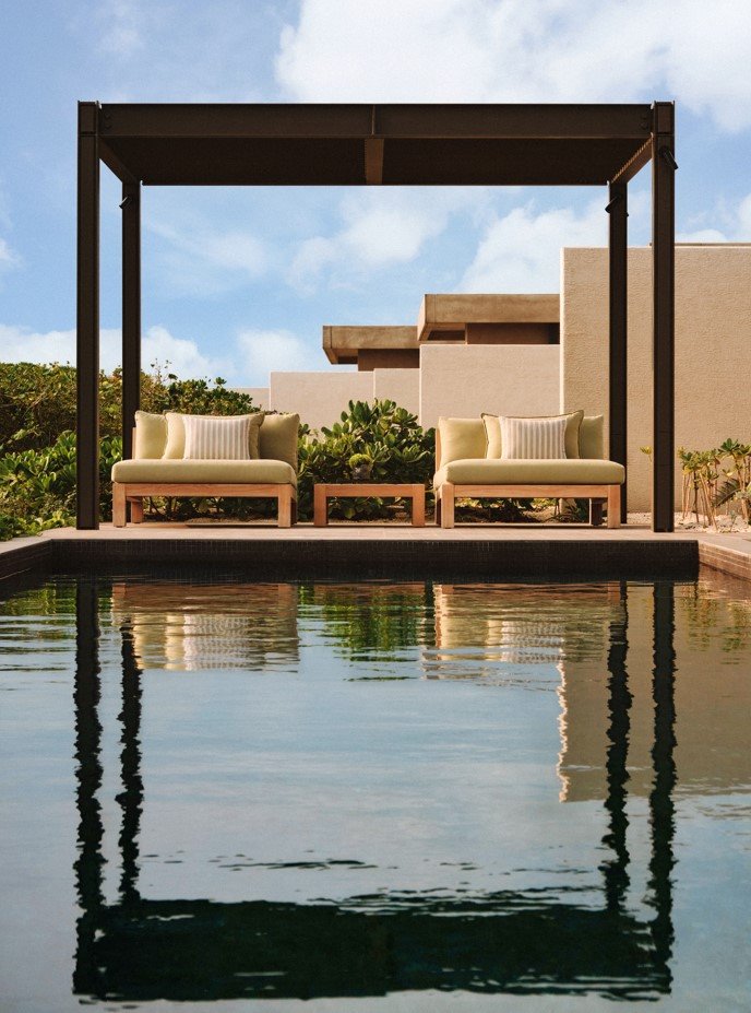 10 RWMYA_Facilities_Room_Pool_Sunbed